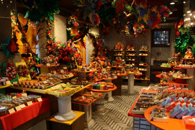 vente-CAILLE-min_candy_store_chocolate_shop_chocolate_switzerland-393515