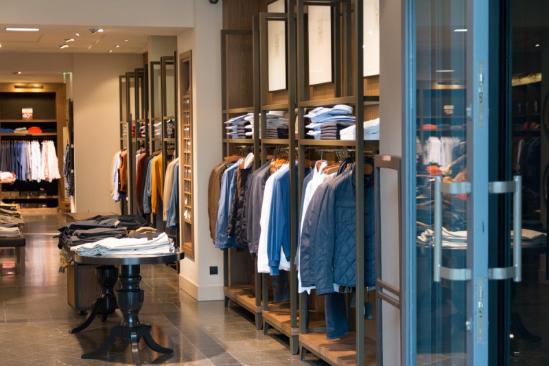 vente-CAILLE-min_shop_clothes_clothing_shopping_mall_shopping_kielce_crown_poland-862477